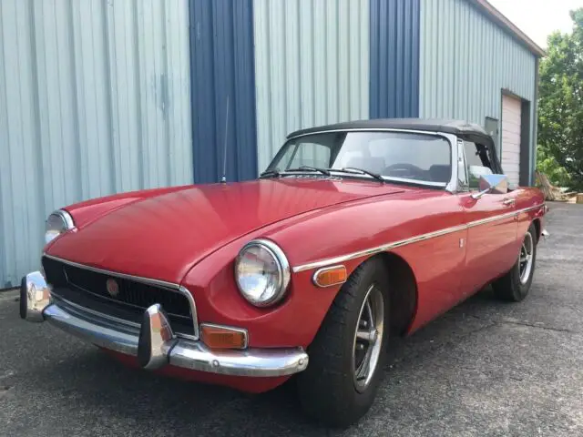 1972 mgb convertible- professionally tuned up- runs great!!