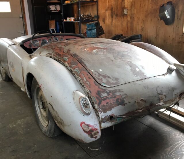 nice mga car for restoration and many parts