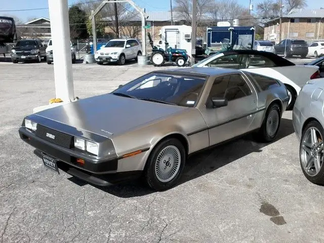 dmc this car only has 35k miles take a look !!