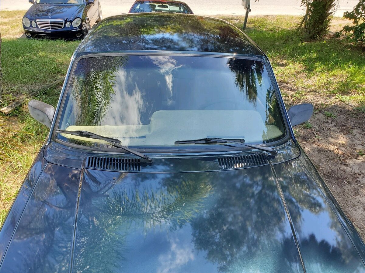 1991 volvo 240 sedan green rwd manual