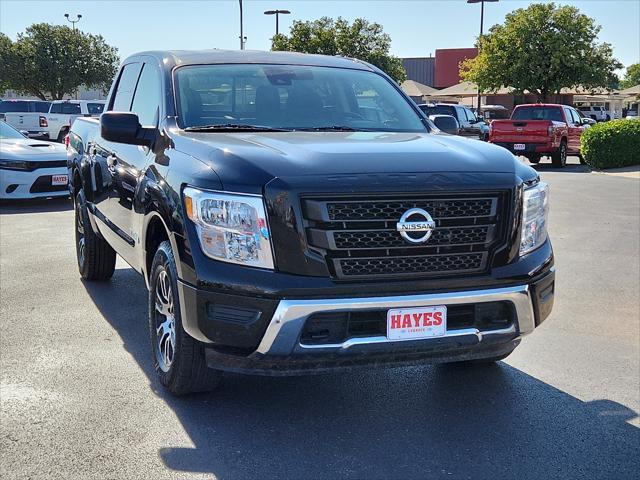 2022 nissan titan sv
