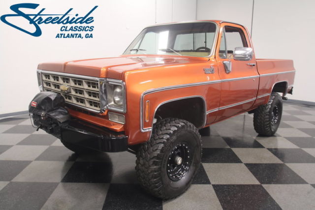 great paint/interior, 350 v8, auto, pwr front discs/steering, lift, a/c, clean!!