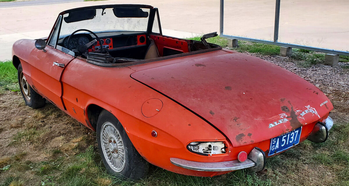 1750 duetto round tail spider veloce