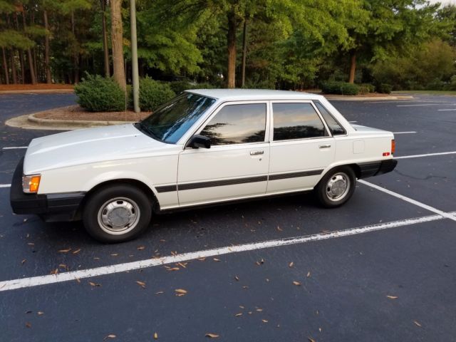 1986 toyota camry. all original, classic, garaged, mint condition! 85k all oem!