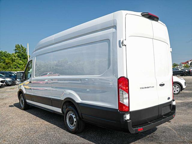 2022 ford transit-250 base