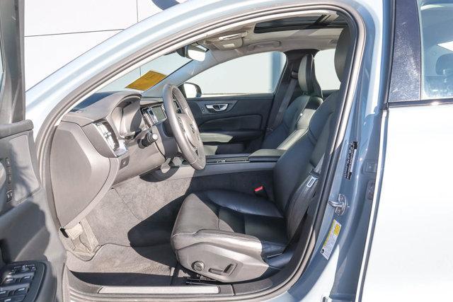 2024 volvo s60 b5 core dark theme