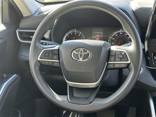 2022 toyota highlander l