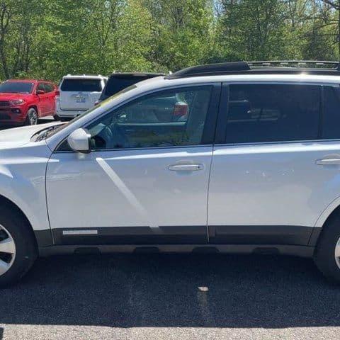 2011 subaru outback 2.5i limited pwr moon/nav in elizabeth, new jersey