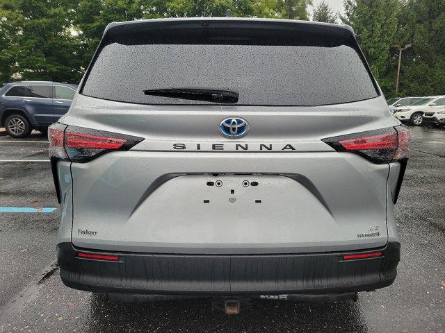 2022 toyota sienna le