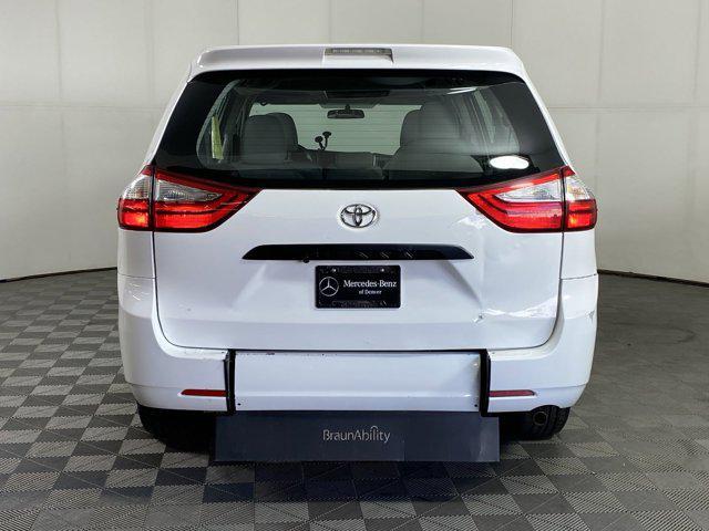 2017 toyota sienna l
