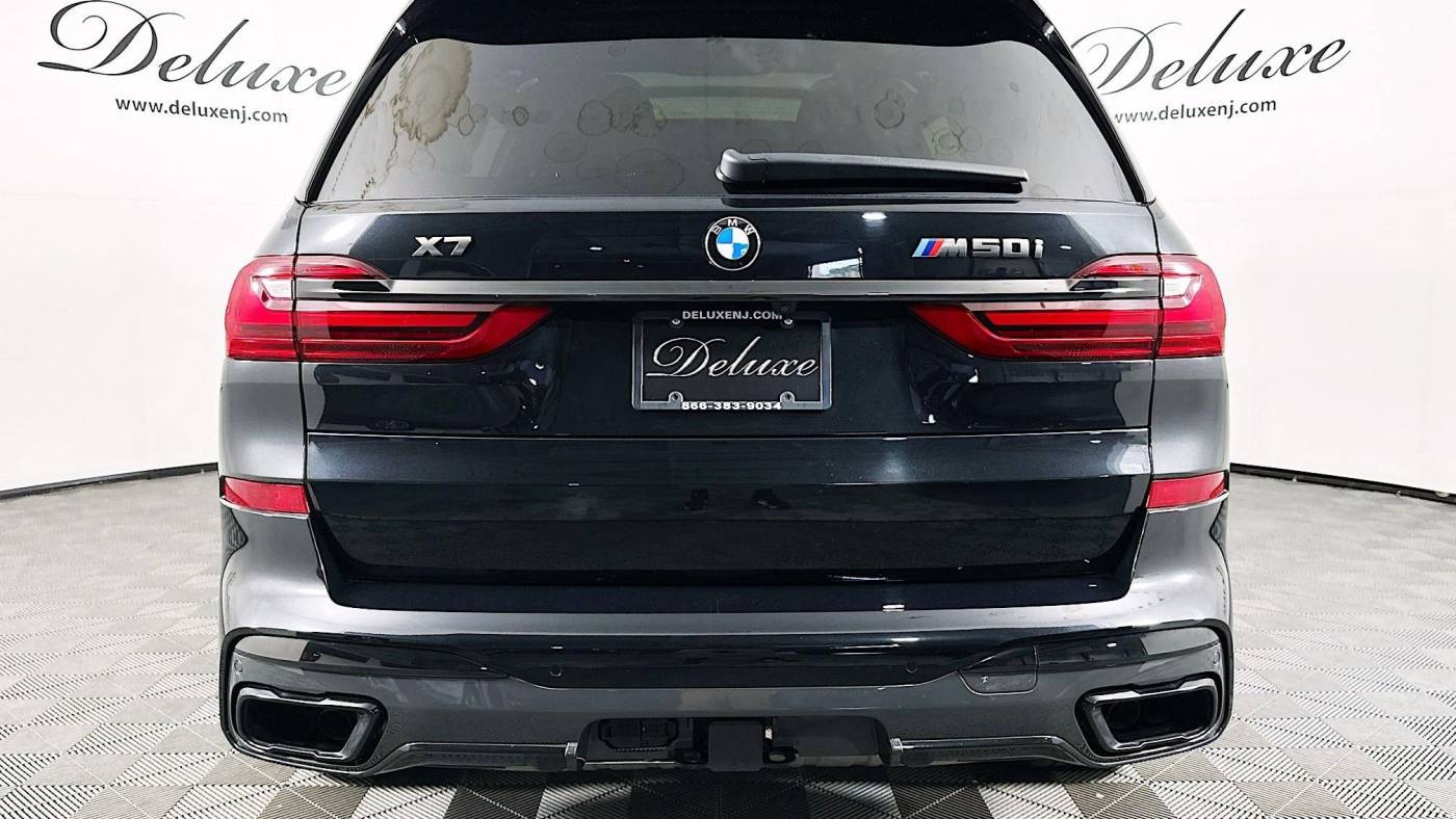 2021 bmw x7 m50i