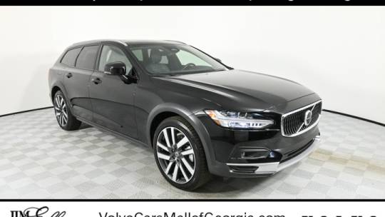 2022 volvo v90 cross country b6