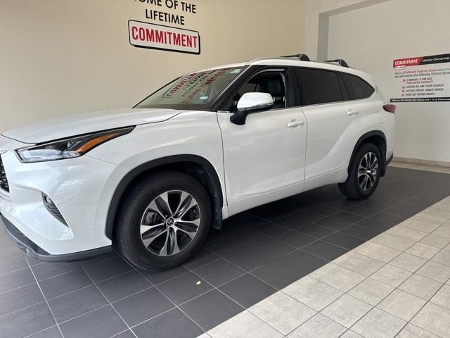 2022 toyota highlander xle