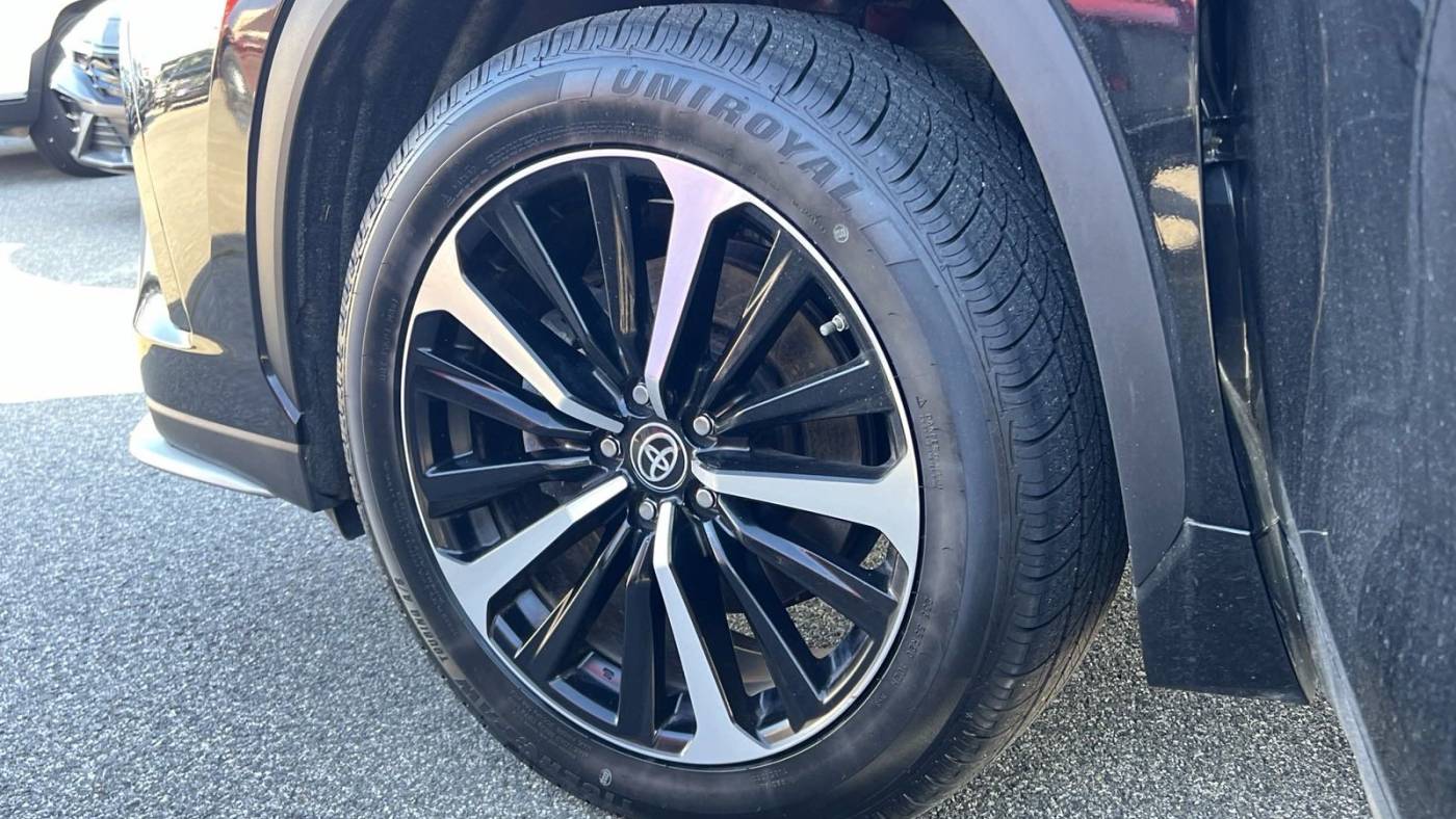 2021 toyota highlander xse