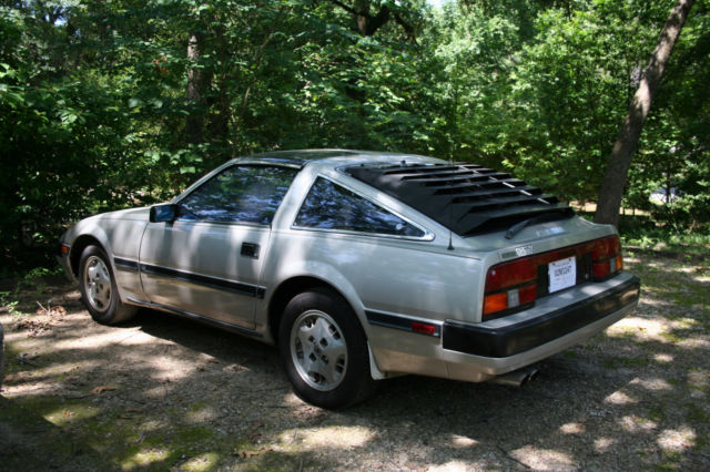 1985 nissan 300zx coupe, daily driver v6 5 speed no reserve, high bid gets it!