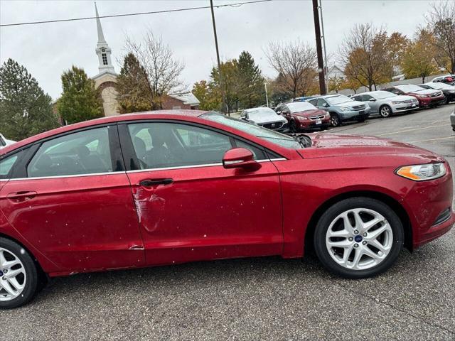 2016 ford fusion se