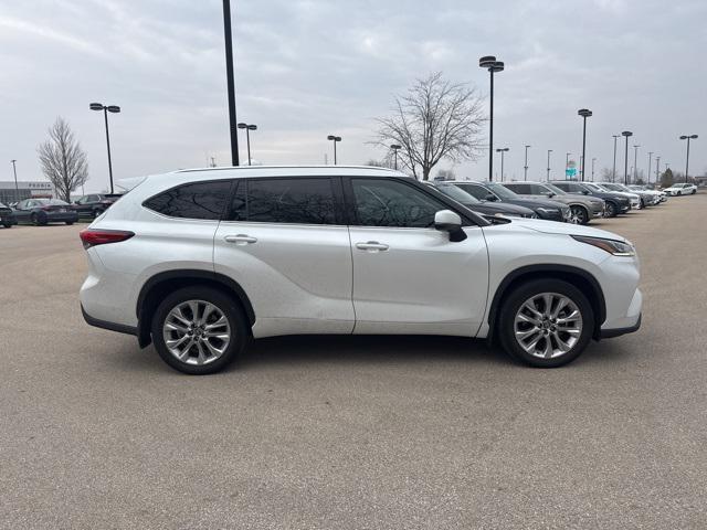 2022 toyota highlander limited