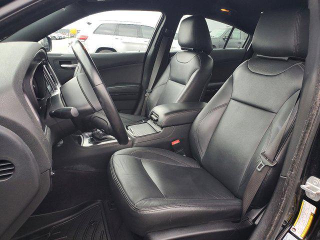 2017 dodge charger se