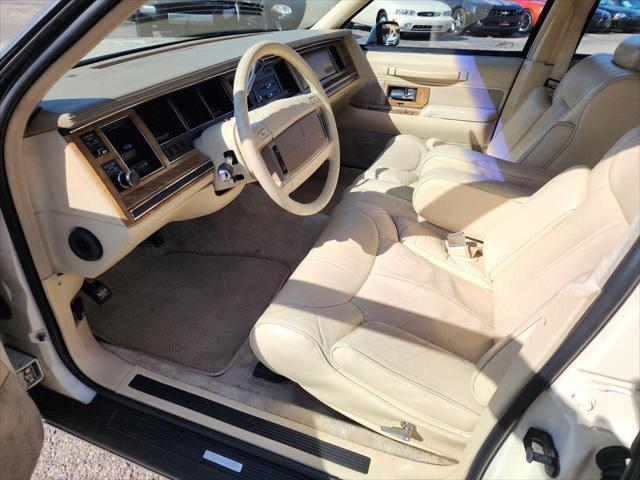1990 lincoln town car signature