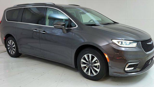 2021 chrysler pacifica hybrid touring l