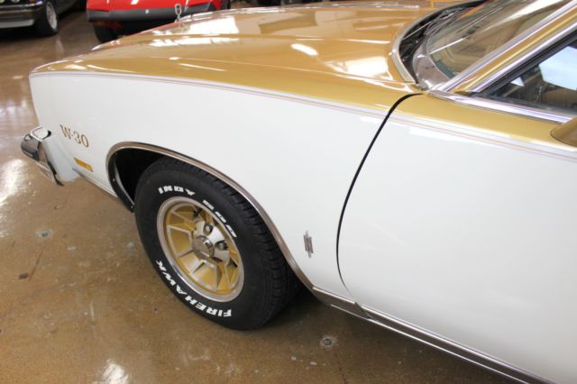 1979 oldsmobile w30 cutlass calais hurst white/gold coupe