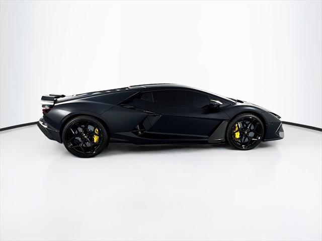 2024 lamborghini revuelto base