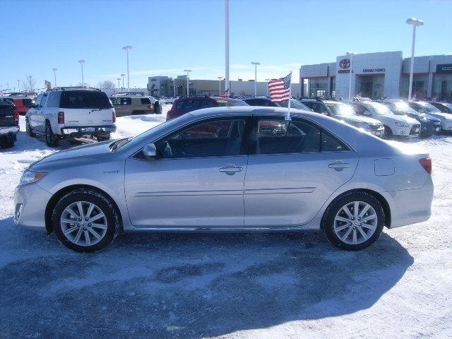 2014 toyota camry hybrid 4dr sedan for sale in grand forks, north dakota