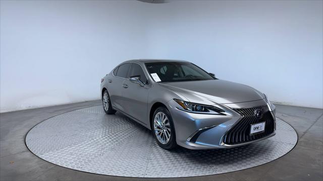 2019 lexus es 300h luxury