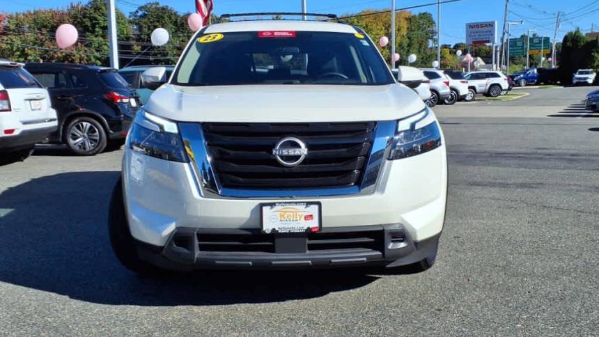 2023 nissan pathfinder sv