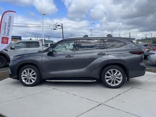 2024 toyota highlander limited in kingsley field, oregon