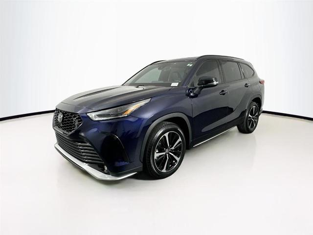 2022 toyota highlander xse