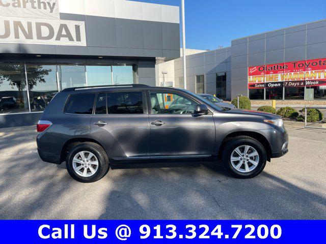 2013 toyota highlander base plus v6