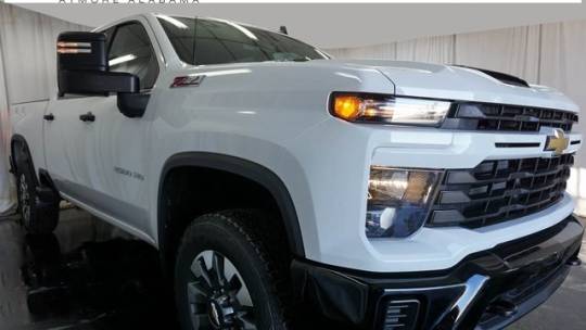 new 2025 chevrolet silverado 2500hd custom crew cab standard bed 4wd