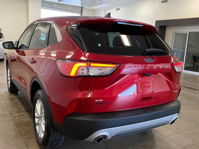 2021 ford escape se