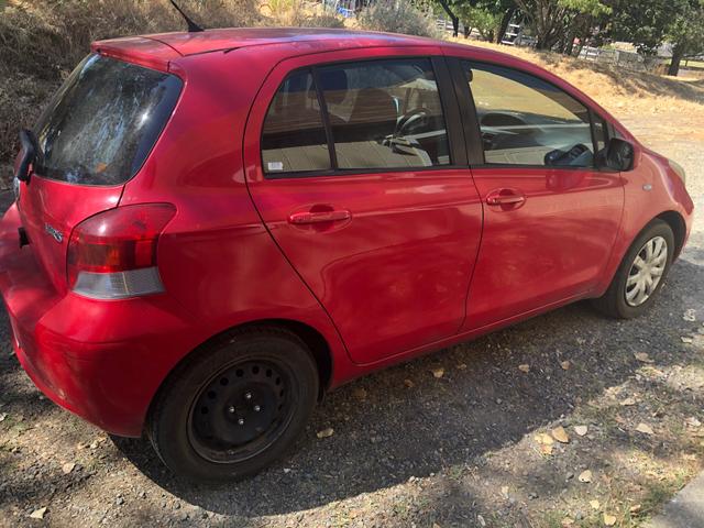 2010 toyota yaris base