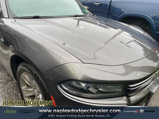 2015 dodge charger se