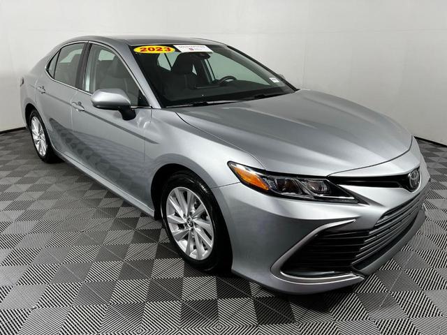 2023 toyota camry le