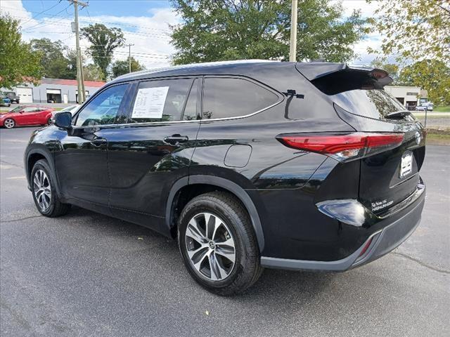 2022 toyota highlander xle