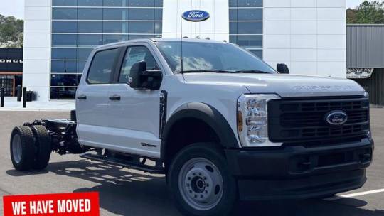 new 2024 ford super duty f-450 chassis cab xl 4wd crew cab 203" wb 84" ca