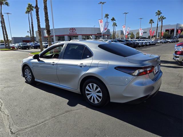 2024 toyota camry hybrid le
