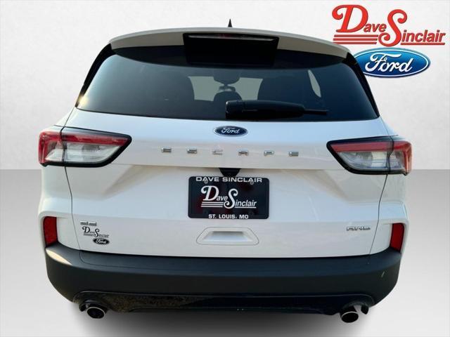 2022 ford escape se