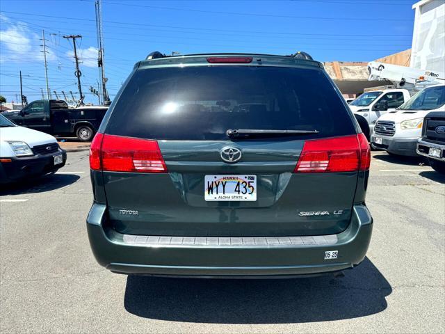2004 toyota sienna ce