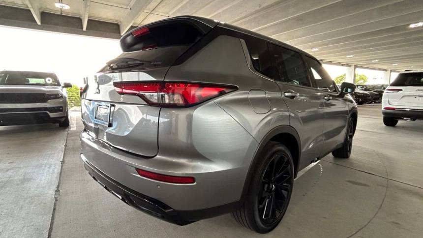 2022 mitsubishi outlander se