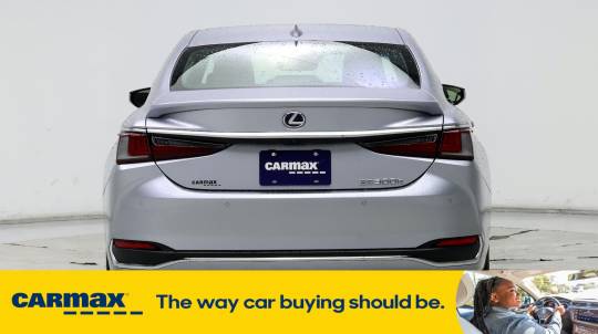 2022 Lexus ES