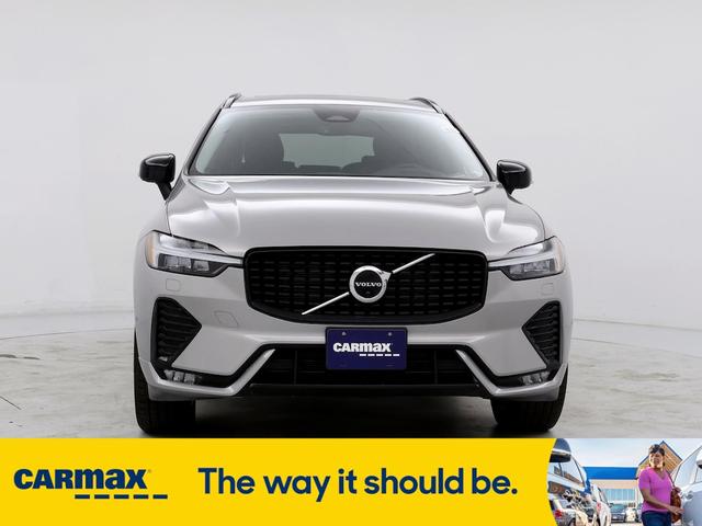 2023 volvo xc60 b5 plus dark theme