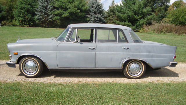 1965 mercedes- benz 190 4 door sedan