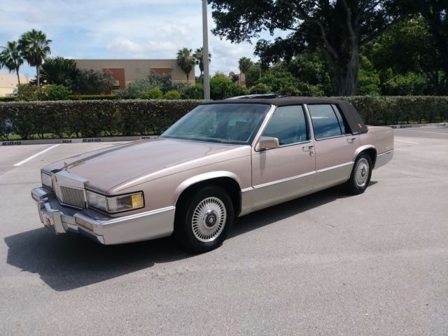 **no reserve**1 owner,very low miles,sunroof, very clean,classic cadillac!