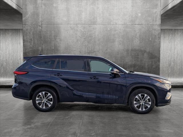 2023 toyota highlander xle