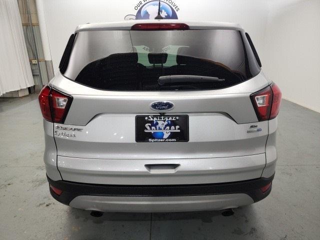 2019 ford escape se
