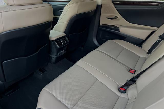 2019 lexus es 300h ultra luxury